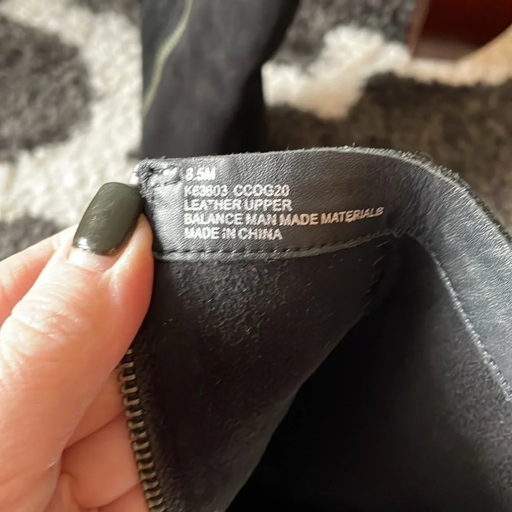 Korkease black suede ankle boots sz 8.5 - Picture 4 of 8